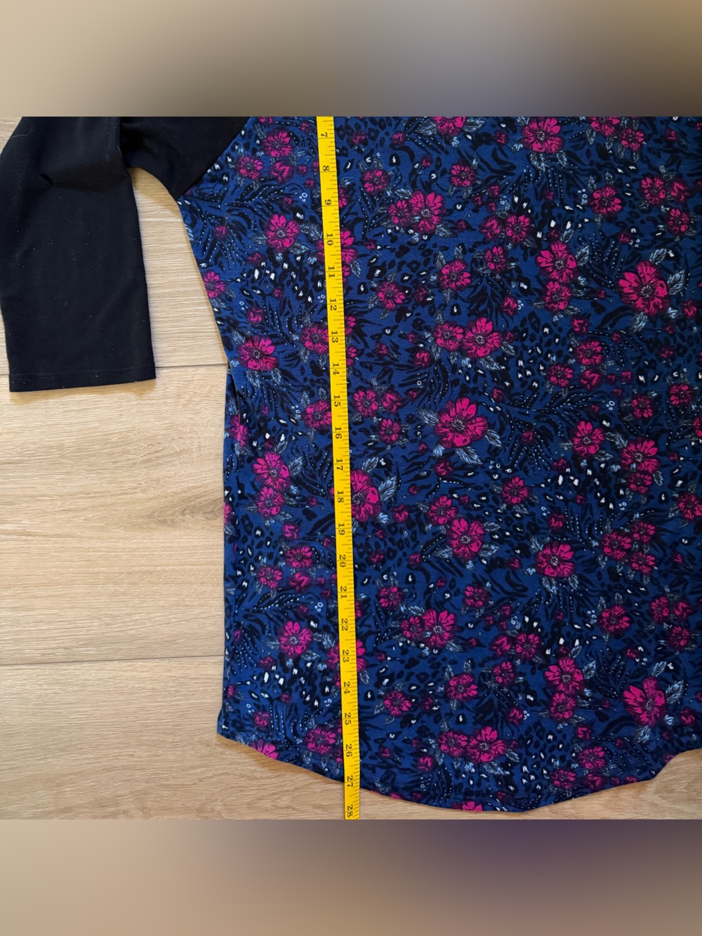 LULAROE Randy Baseball Tee EUC - Picture 3 of 8